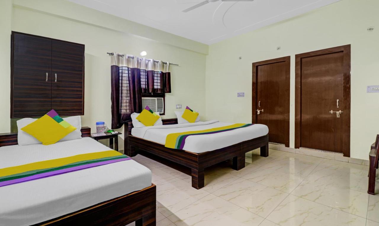 Hotel Pragati Palace 마투라 외부 사진