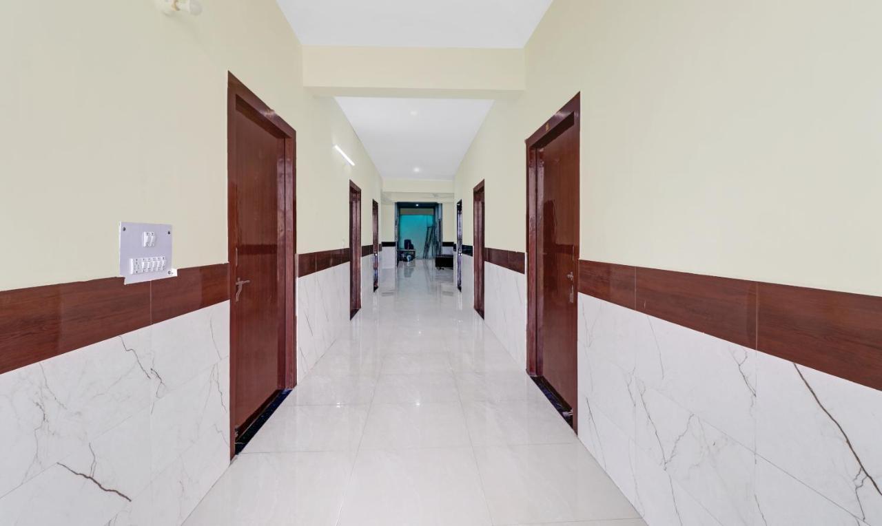 Hotel Pragati Palace 마투라 외부 사진