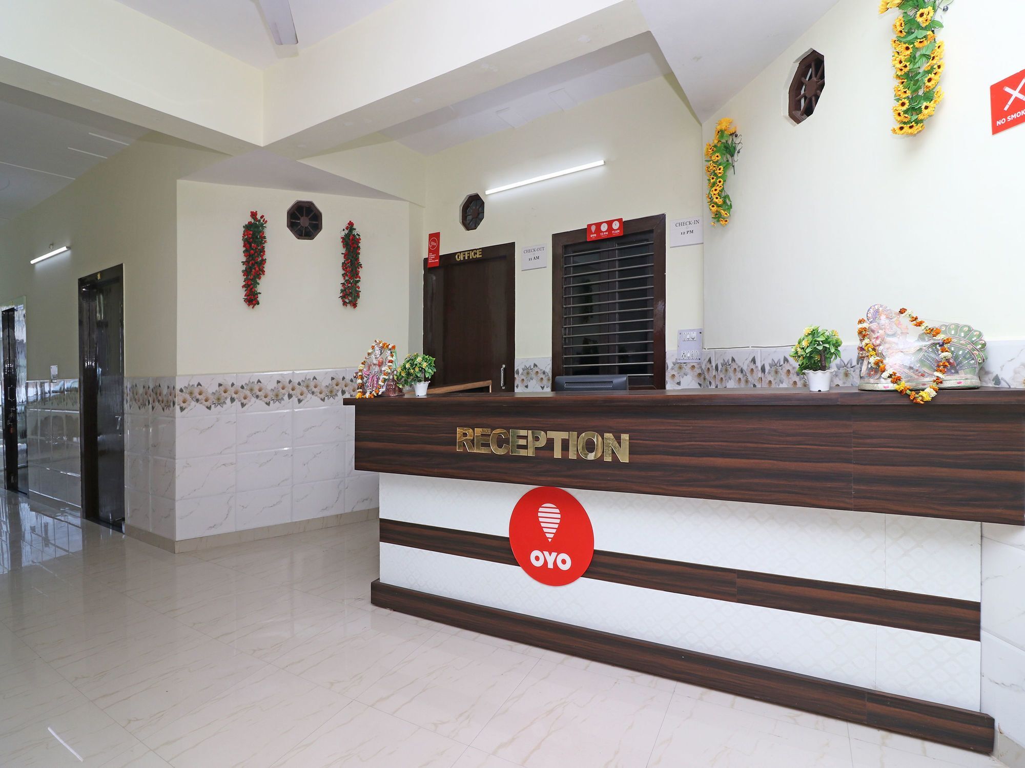 Hotel Pragati Palace 마투라 외부 사진
